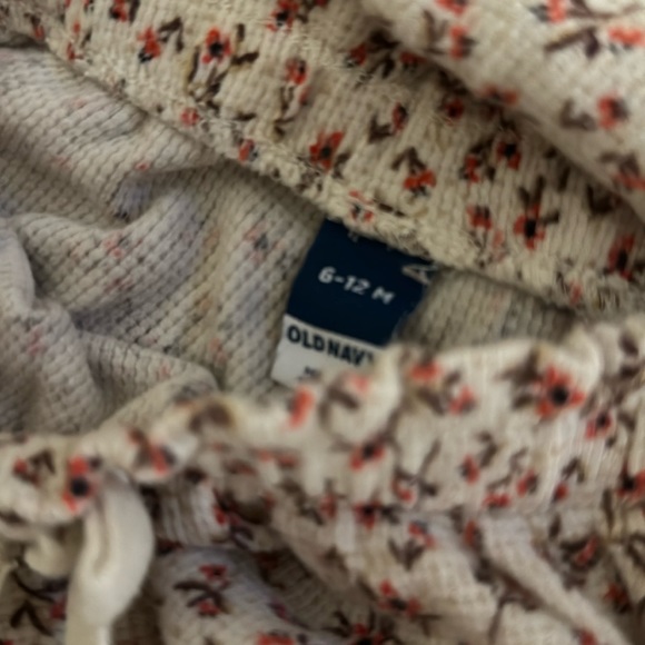 Old navy 2 piece long sleeve set - Picture 4 of 4